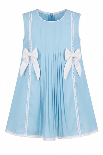 pleated bow